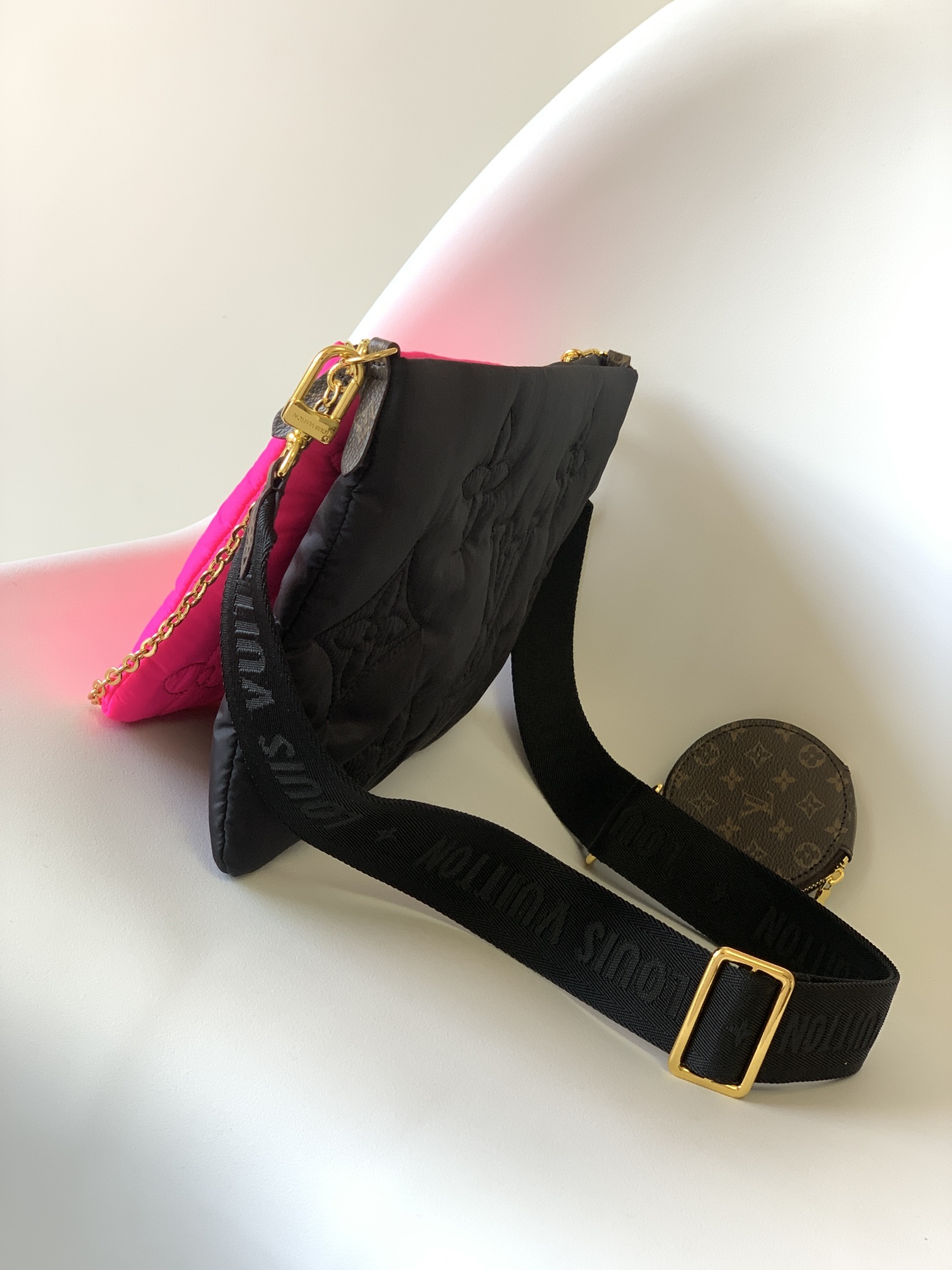 p760 M58980 黑色 / 玫红色 M58977 墨绿/杏色Maxi Multi Pochette Accessoires 手袋