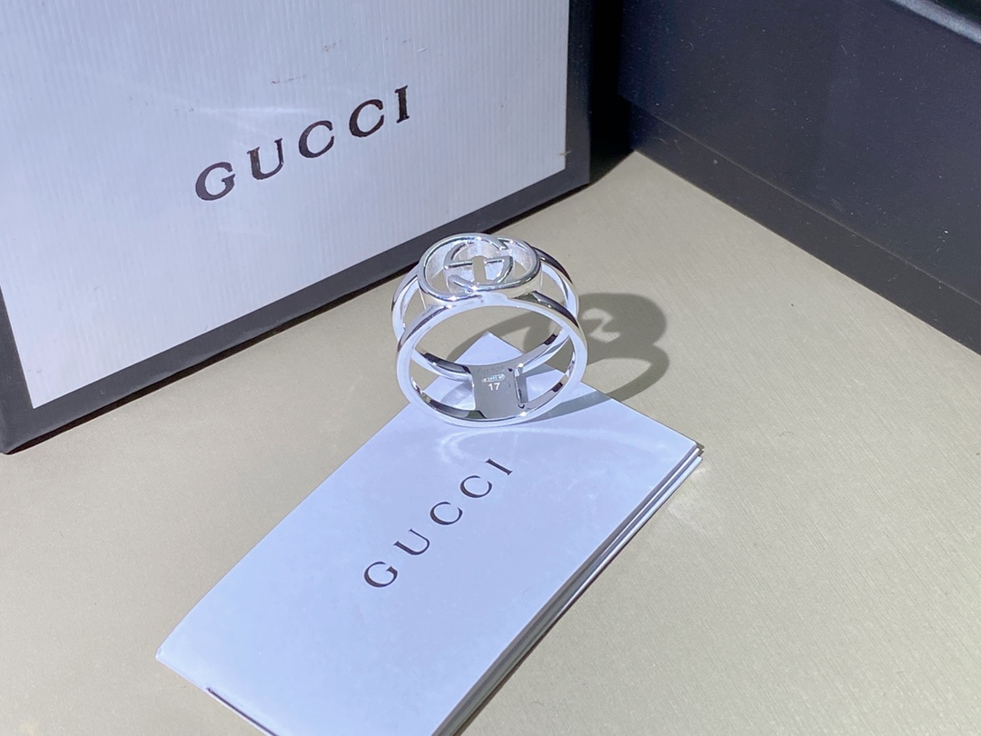 NO:104339,Wide version Arrival New Gucci exclusive double layer double G wide version ring!  Sterling silver production effect, consistent authentic material, great. The highest version in the market is here. Wide version: width 12#-22#, Gucci ring, gucci, gucci, ring, pure silver19860909宽版 到货啦 新款 Gucci 古驰独家 双层 双G 宽版戒指！ 纯银制作效果 一致正品材质 太赞了 最市场最高的版本在这 宽版 :宽12#-22#,古驰戒指,gucci,gucci,ring,pure silver,Jewelry