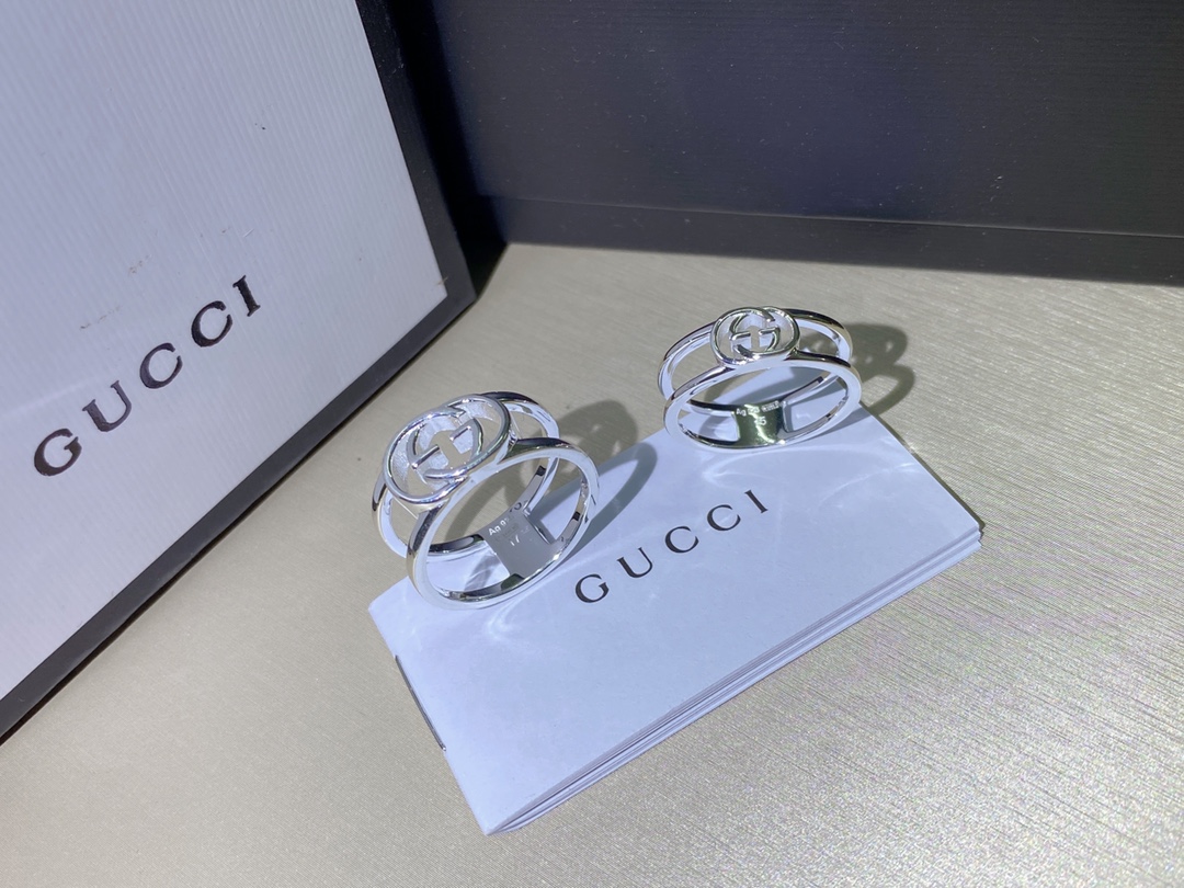 NO:104343,p98 narrow version wide version narrow version/wide version arrives. New Gucci exclusive double layer double G wide version ring!  Sterling silver production effect, consistent authentic material, great. The highest version in the market is here. Wide version: Narrow 09#-20#: Wide 12#-22#, Gucci ring, gucci, gucci, ring, pure silver19860909p98窄版宽版 窄版/宽版 到货啦 新款 Gucci 古驰独家 双层 双G 宽版戒指！ 纯银制作效果 一致正品材质 太赞了 最市场最高的版本在这 宽版 : 窄09#-20# :宽12#-22#,古驰戒指,gucci,gucci,ring,pure silver,Jewelry