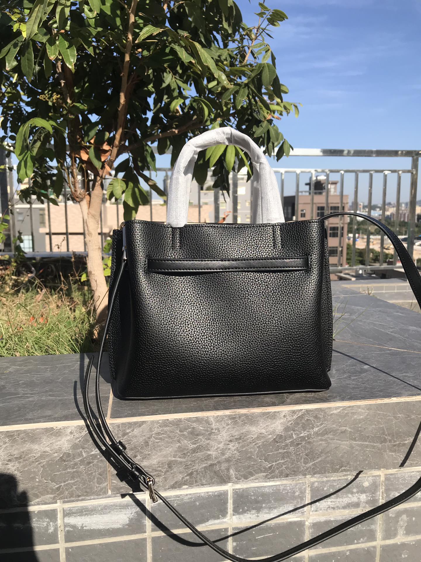 Michael Kors 独家新款，铂金耳朵包