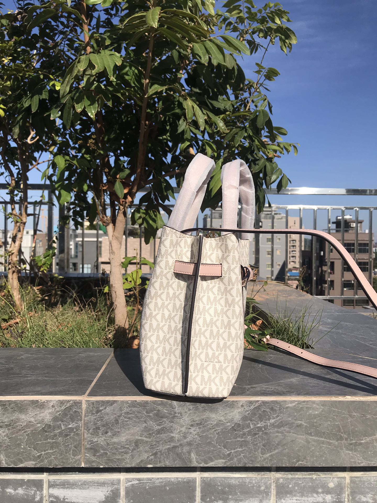 Michael Kors 独家新款，铂金耳朵包