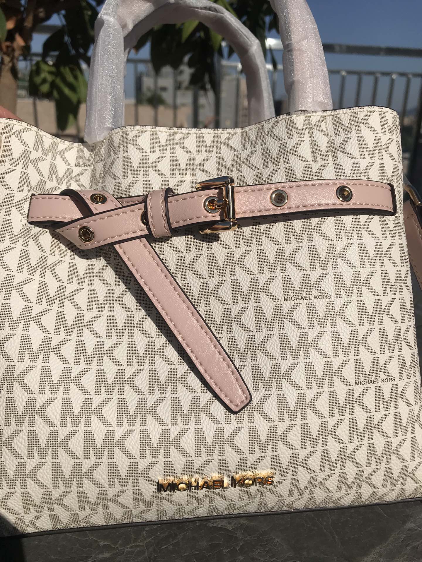 Michael Kors 独家新款，铂金耳朵包