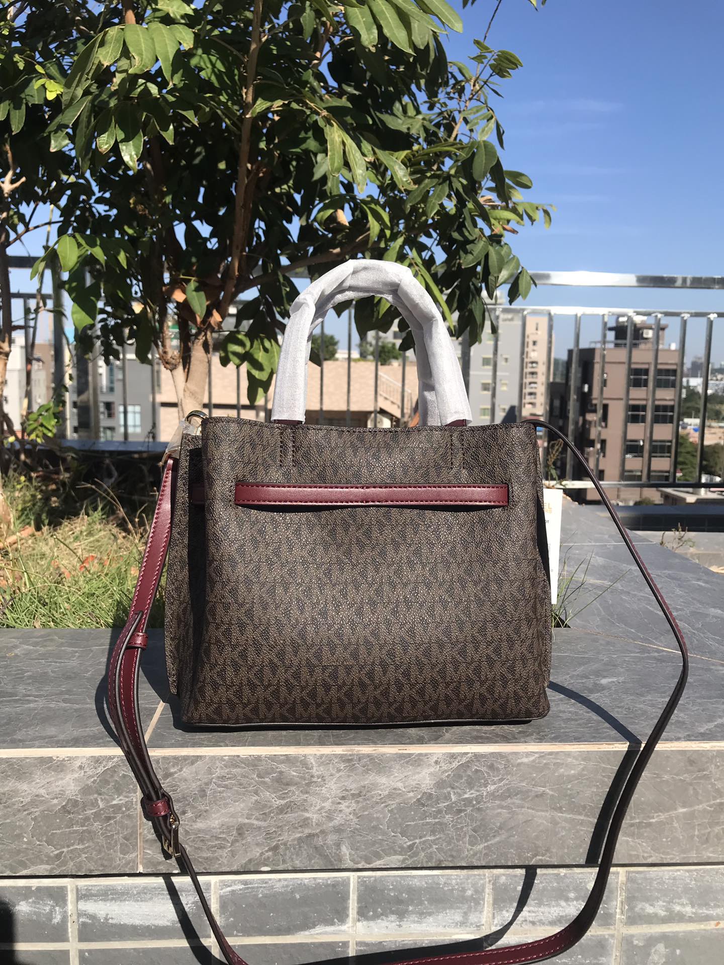 Michael Kors 独家新款，铂金耳朵包