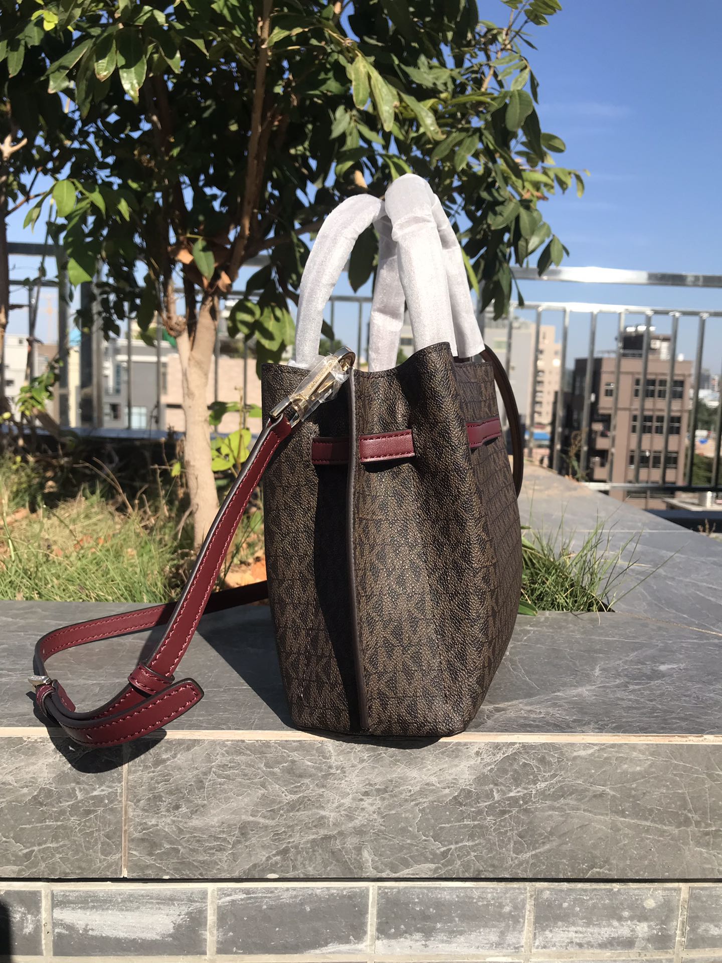 Michael Kors 独家新款，铂金耳朵包