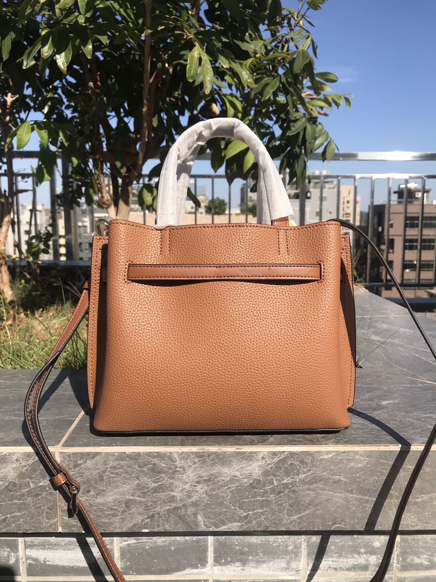 Michael Kors 独家新款，铂金耳朵包