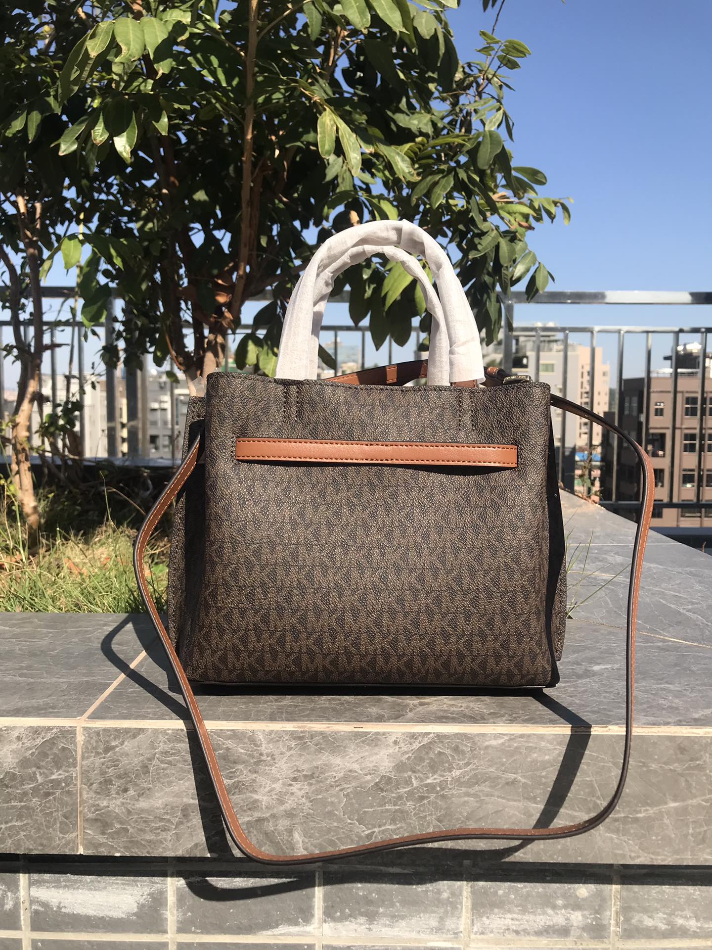 Michael Kors 独家新款，铂金耳朵包