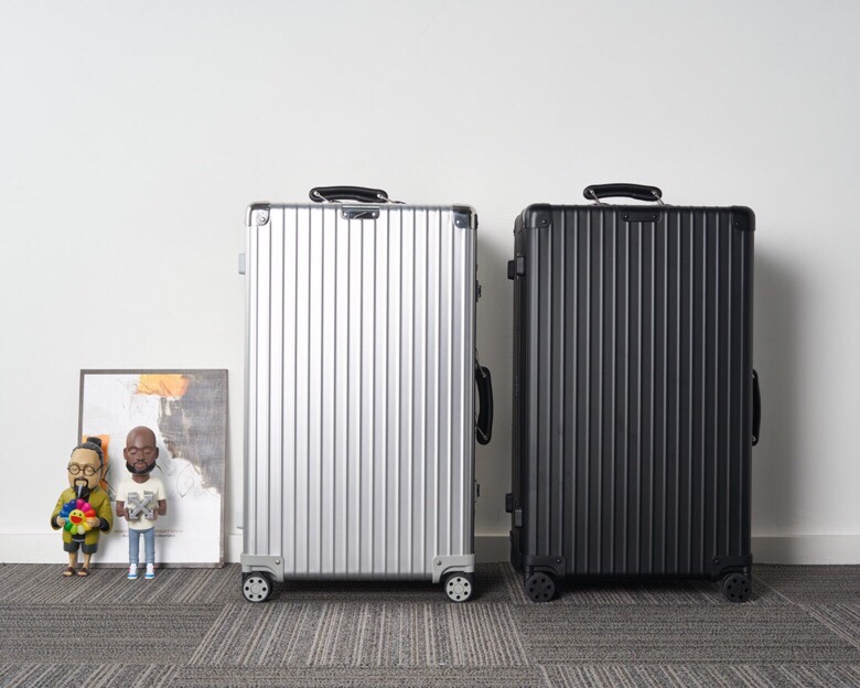Rimowa Classic Sports: Oversized 100L Suitcase with Unique Features