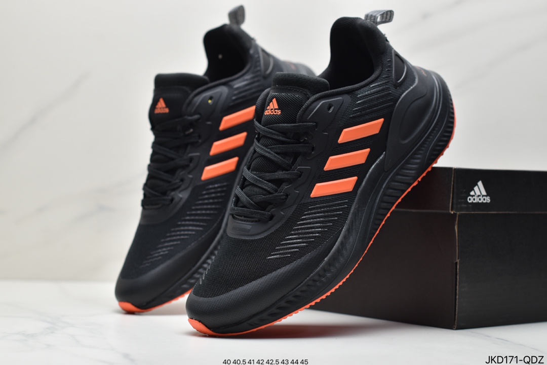 160 阿迪达斯ALPHAMAGMA 鞋子采用织物鞋面 GV7916