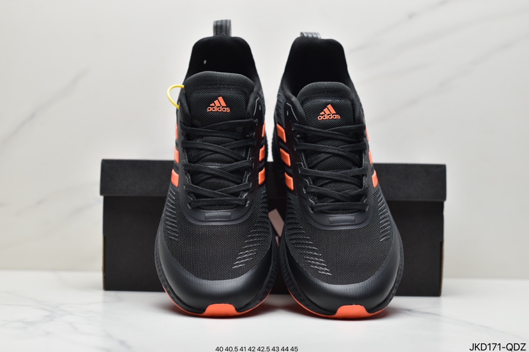 160 阿迪达斯ALPHAMAGMA 鞋子采用织物鞋面 GV7916