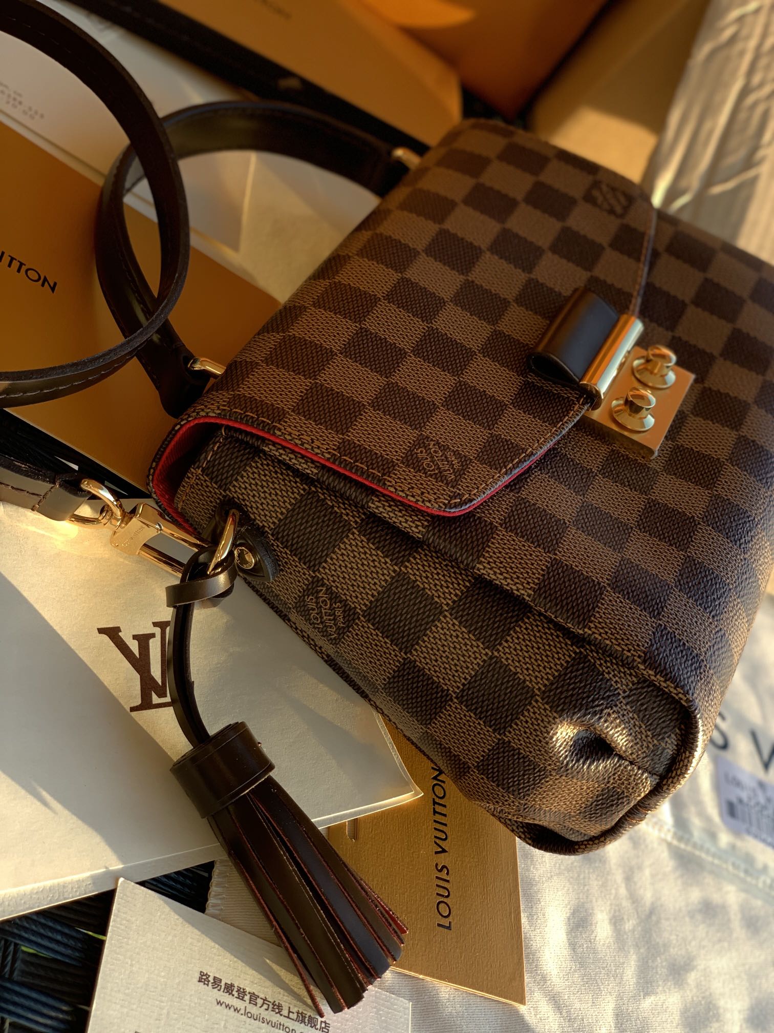 🌼 m53000尺寸25*17*9.5CM 之前就有好多人问这款L*V CROISETTE 棋盘格流苏邮