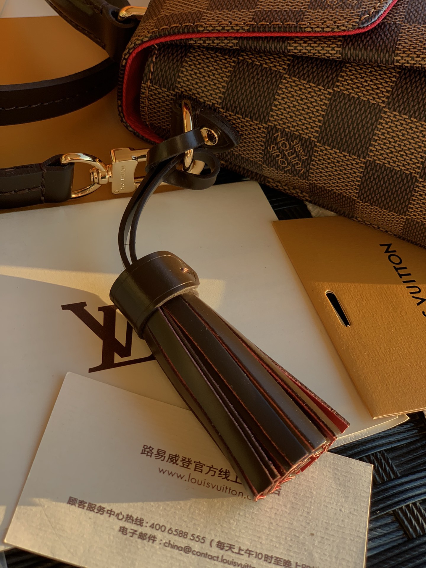 🌼 m53000尺寸25*17*9.5CM 之前就有好多人问这款L*V CROISETTE 棋盘格流苏邮