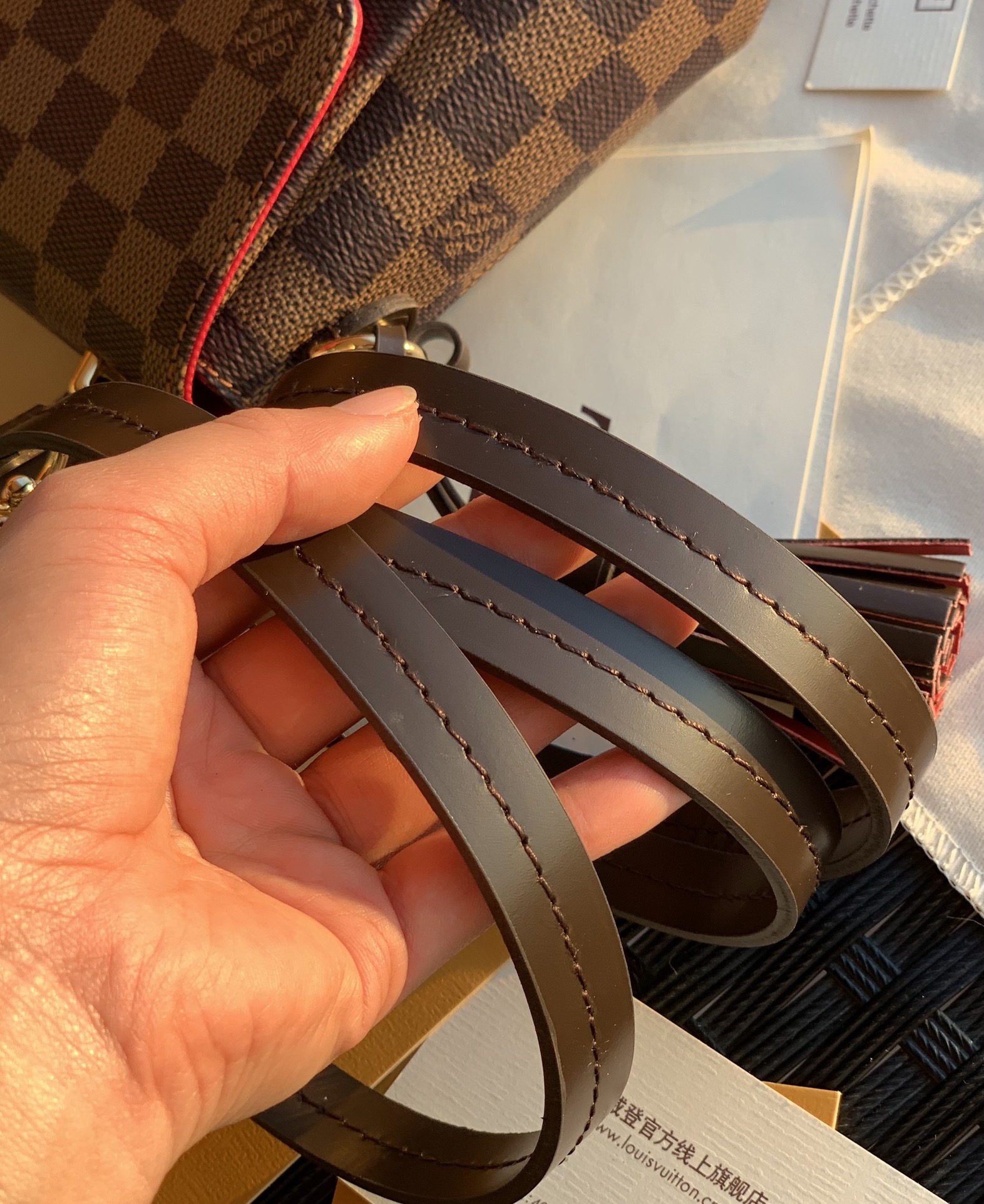 🌼 m53000尺寸25*17*9.5CM 之前就有好多人问这款L*V CROISETTE 棋盘格流苏邮