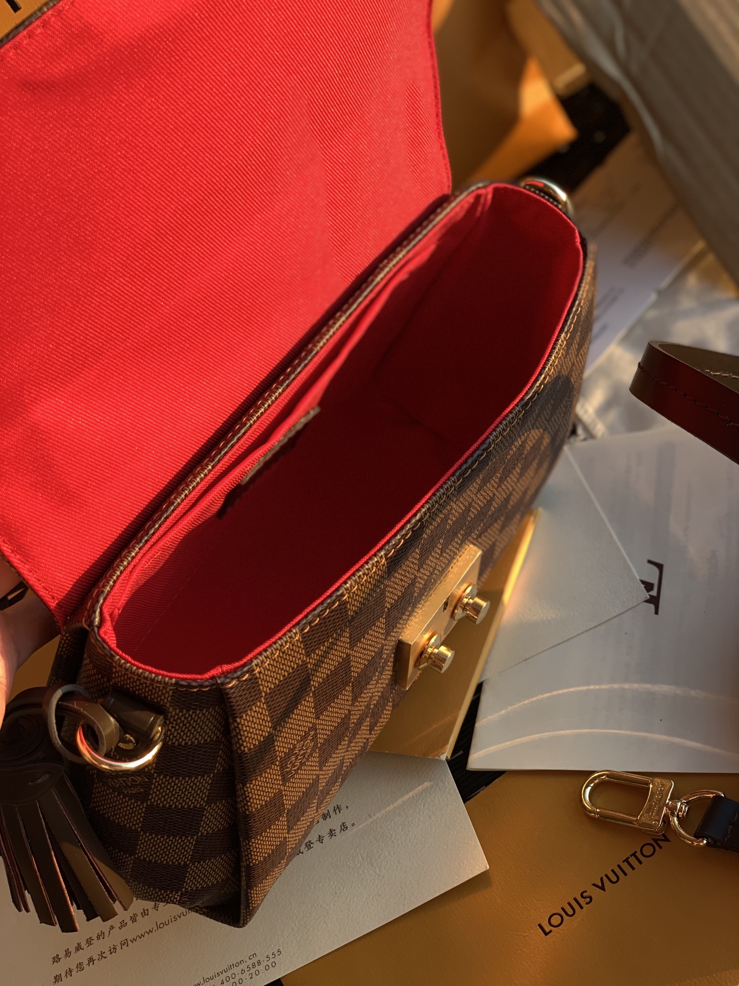 🌼 m53000尺寸25*17*9.5CM 之前就有好多人问这款L*V CROISETTE 棋盘格流苏邮