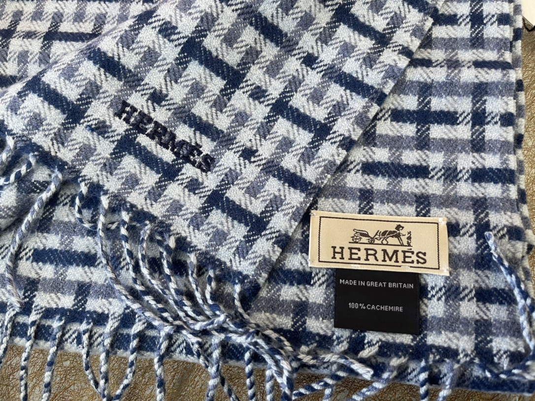 Hermes爱马仕格子‘H’图案羊绒围巾