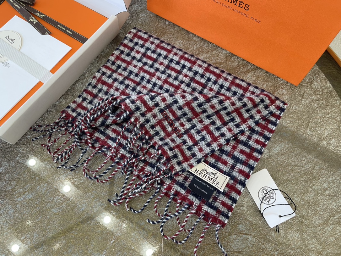 Hermes爱马仕格子‘H’图案羊绒围巾