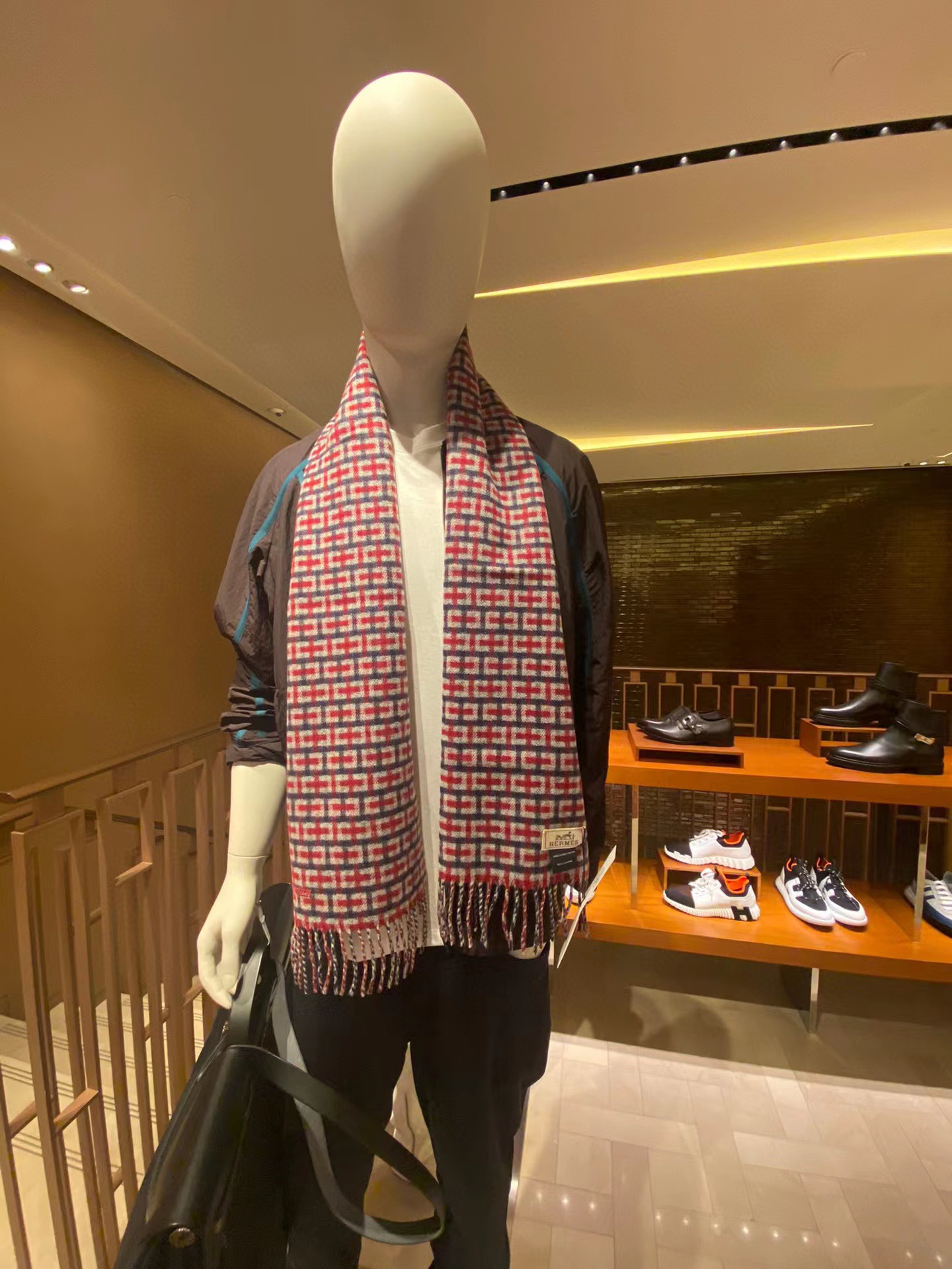 Hermes爱马仕格子‘H’图案羊绒围巾