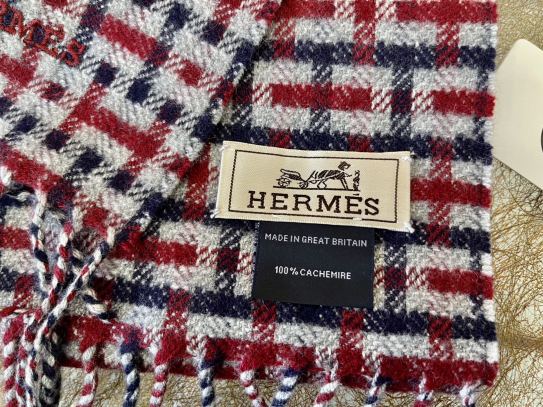 Hermes爱马仕格子‘H’图案羊绒围巾