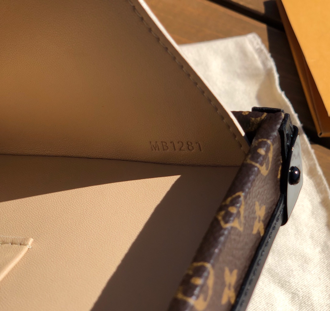 非市场普通货 进口皮料半钢五金 m44199尺寸20-12.5-5cm 【做旧金扣】LV 非市场普通货 