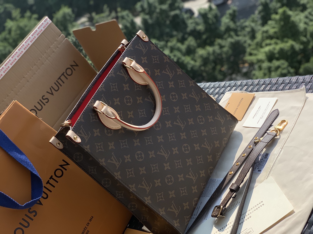 🌼 m45848尺寸30×32×10CM 大明星、皇室贵族都在泡中古包，你也不要落后！这款L*V的琴谱包