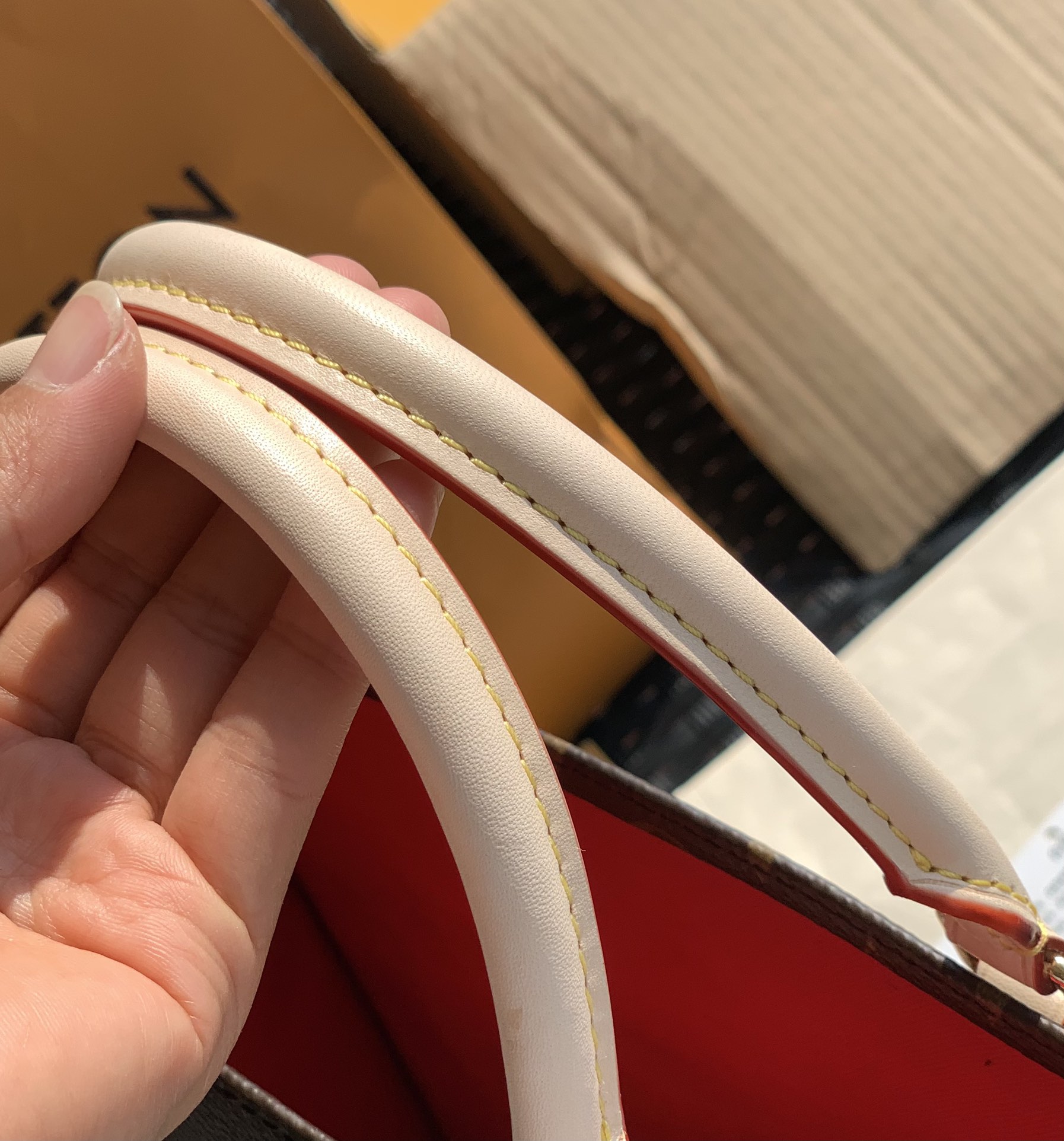 🌼 m45848尺寸30×32×10CM 大明星、皇室贵族都在泡中古包，你也不要落后！这款L*V的琴谱包