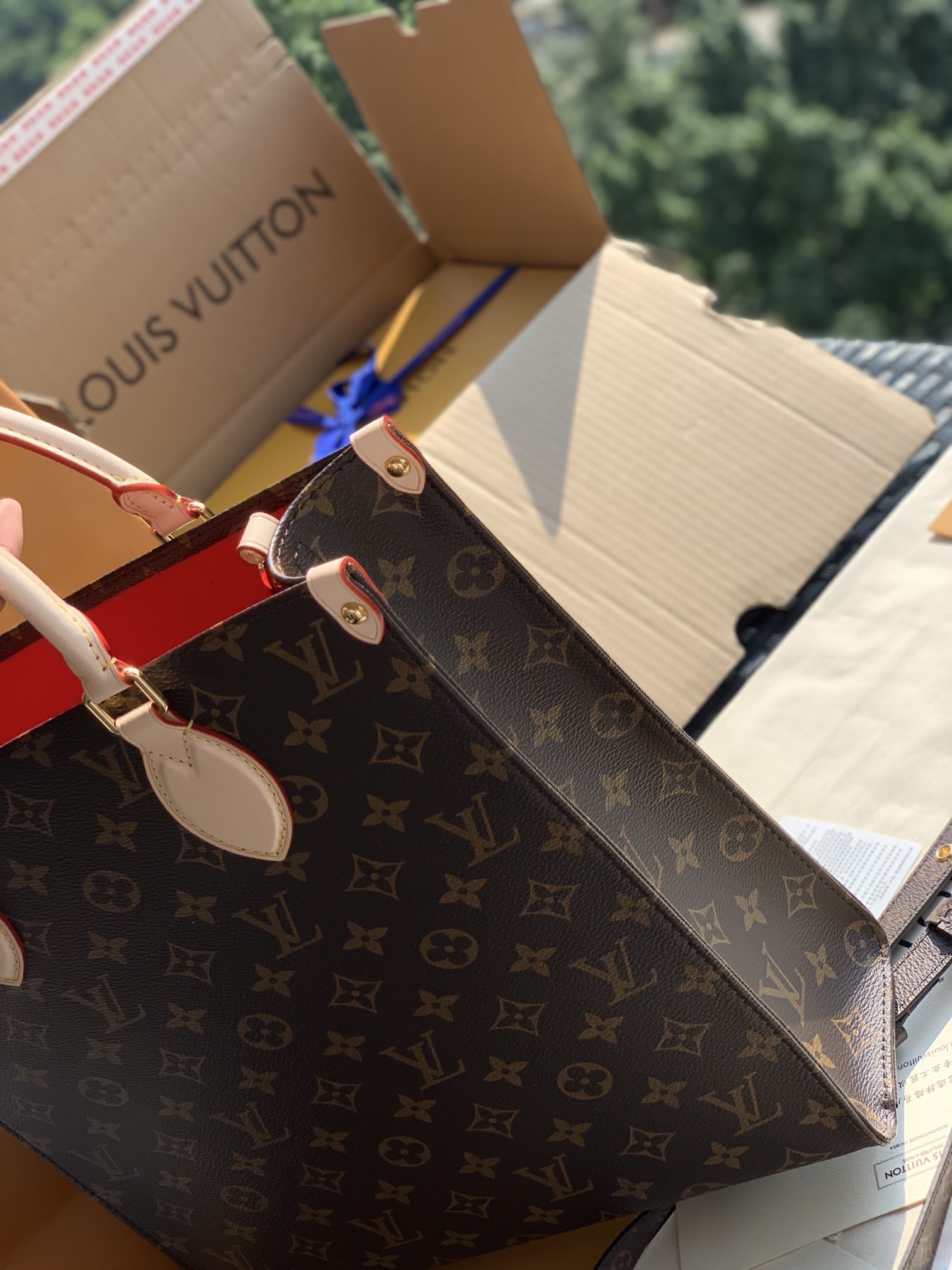 🌼 m45848尺寸30×32×10CM 大明星、皇室贵族都在泡中古包，你也不要落后！这款L*V的琴谱包