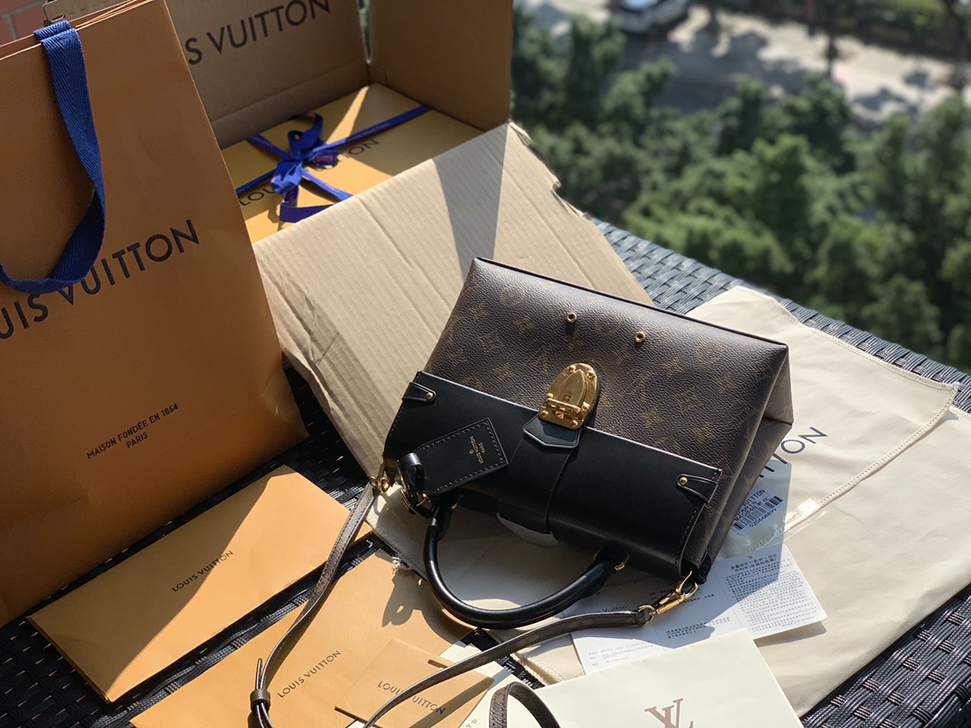 🌼 m43125尺寸25×19×10CML&V爆款onehandle邮差包！具体多百搭大家直接看图吧！这