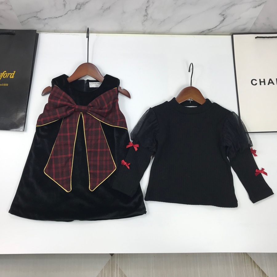 Chane*/Françoise* Elegant College Style Fashion with Velvet Vests and Butterfly Designs - 图片 1