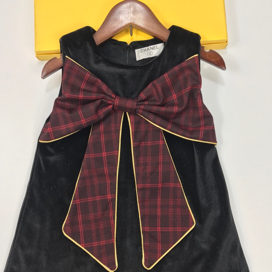 Chane*/Françoise* Elegant College Style Fashion with Velvet Vests and Butterfly Designs - 图片 7