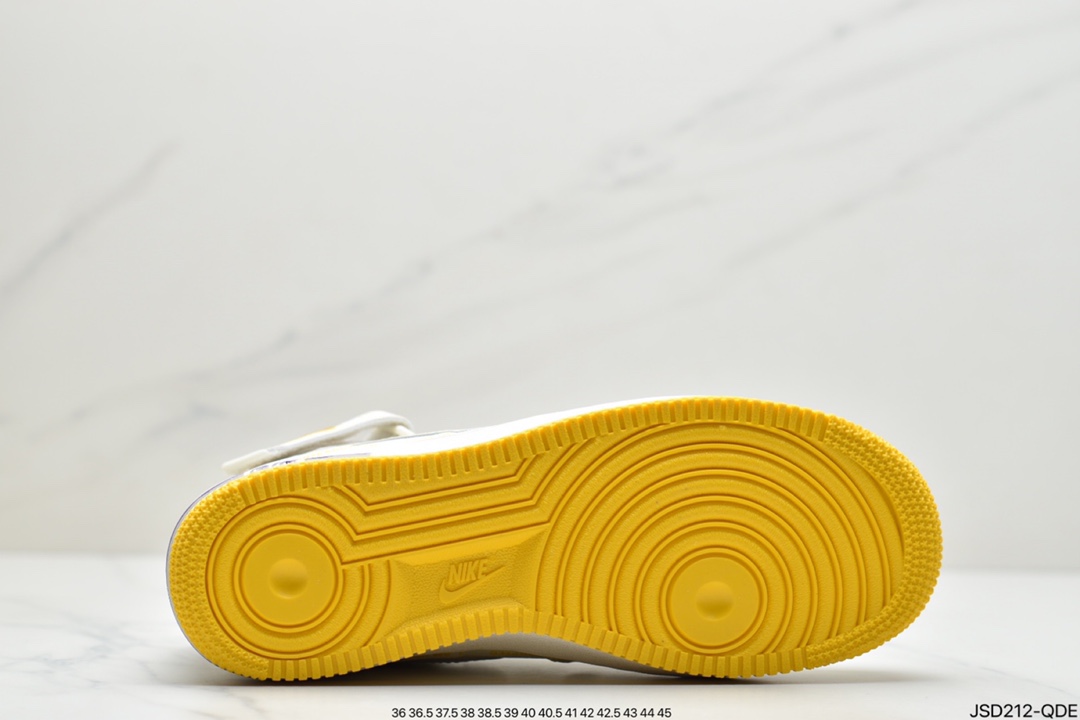 200 耐克Uninterrupted x NIKE Air Forece 1 ”MORE THAN” “米黄签名涂鸦”空军一号满天星高帮板鞋 DW8802-609