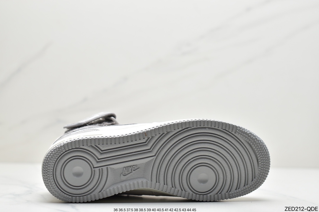 260 耐克Nike Air Force 1 07空军一号中帮百搭休闲运动板鞋CQ5059-105