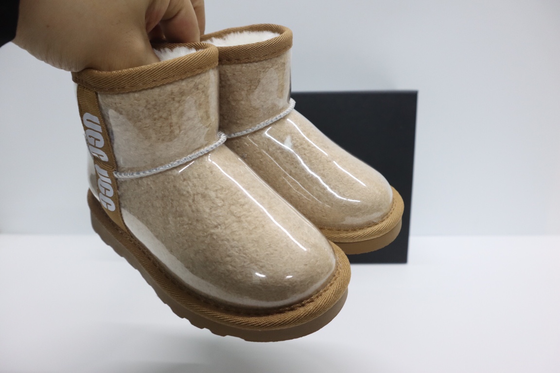 图片[5]-U家新款果冻透明系列儿童亲子雪地靴 尺码：26-37码 进口莱卡面透明材质，防水效果佳👍🏻 内里羊羔毛🐑，保暖又舒适☁️ 橡胶防滑大底，可肆意玩雪啦❄️ 5⃣️个经典配色，时髦又洋气🆒-选品中心