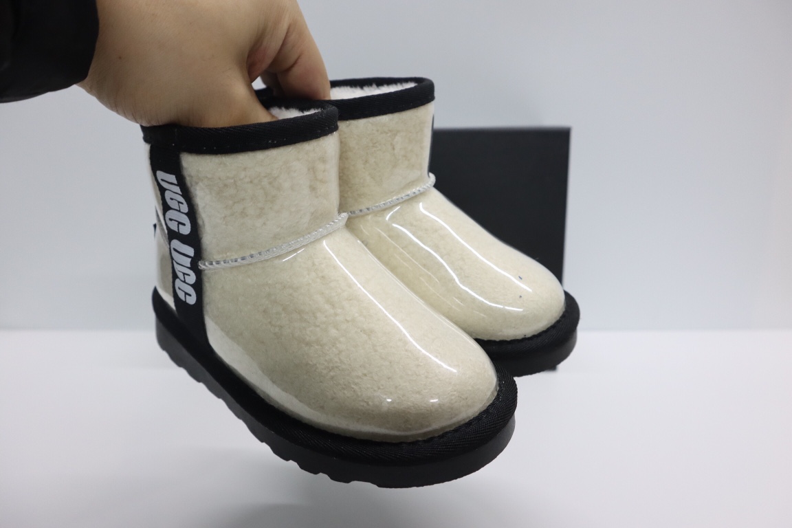 图片[2]-U家新款果冻透明系列儿童亲子雪地靴 尺码：26-37码 进口莱卡面透明材质，防水效果佳👍🏻 内里羊羔毛🐑，保暖又舒适☁️ 橡胶防滑大底，可肆意玩雪啦❄️ 5⃣️个经典配色，时髦又洋气🆒-选品中心