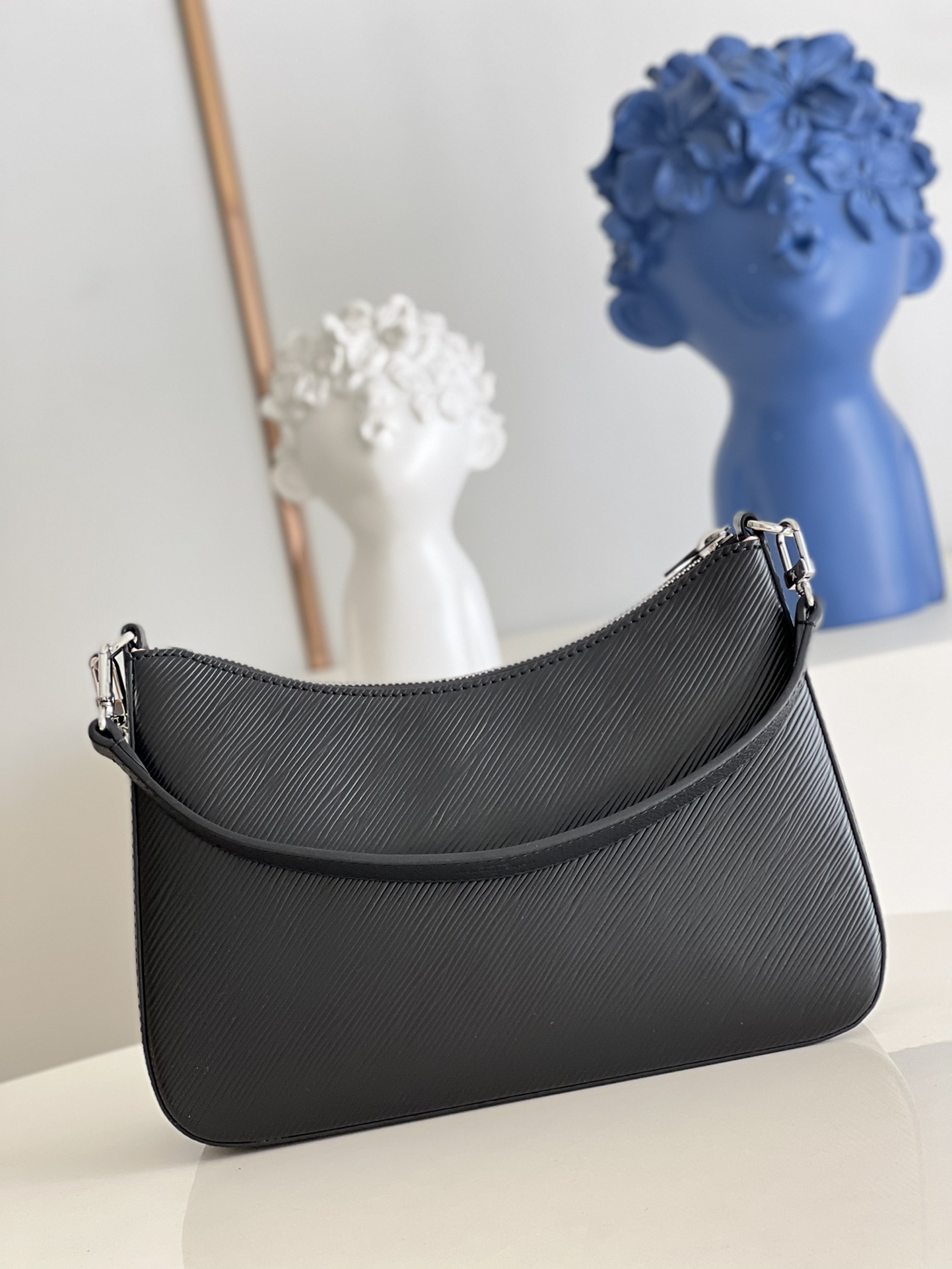 Louis Vuitton LV Marelle handbag M80689黑色