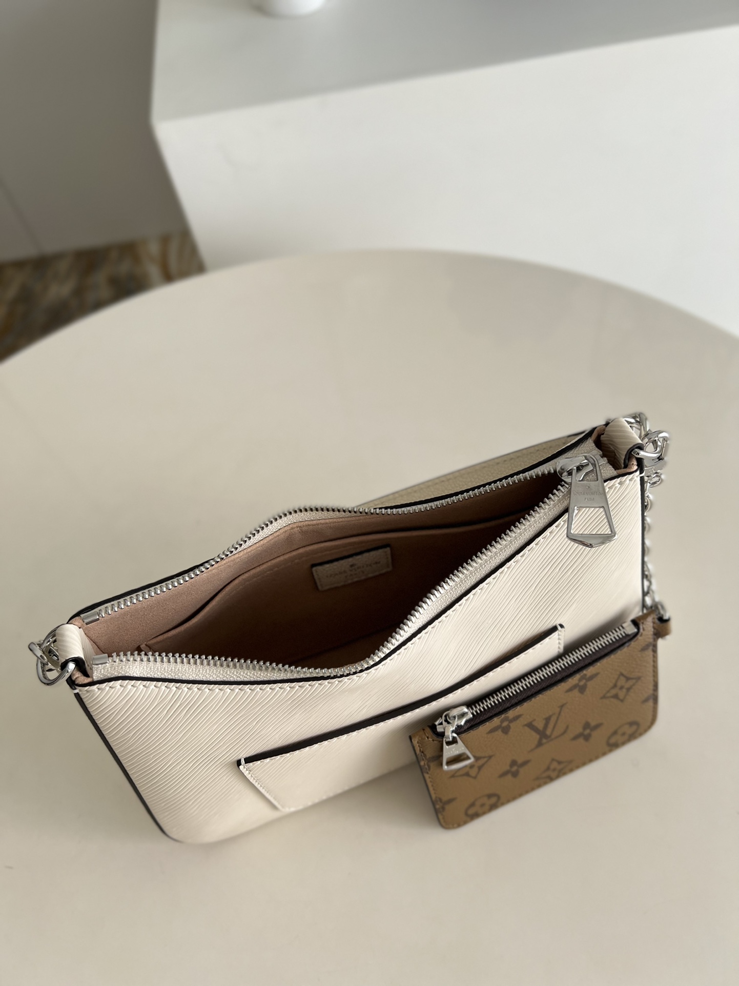 Louis Vuitton LV Marelle handbag M80688米白