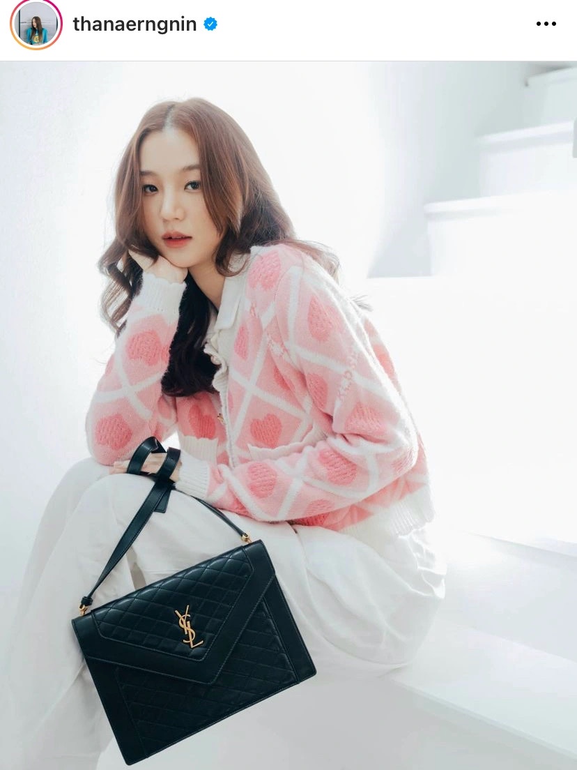 Saint laurent Ysl Gaby绗缝纹路信封斜挎包 668863黑色