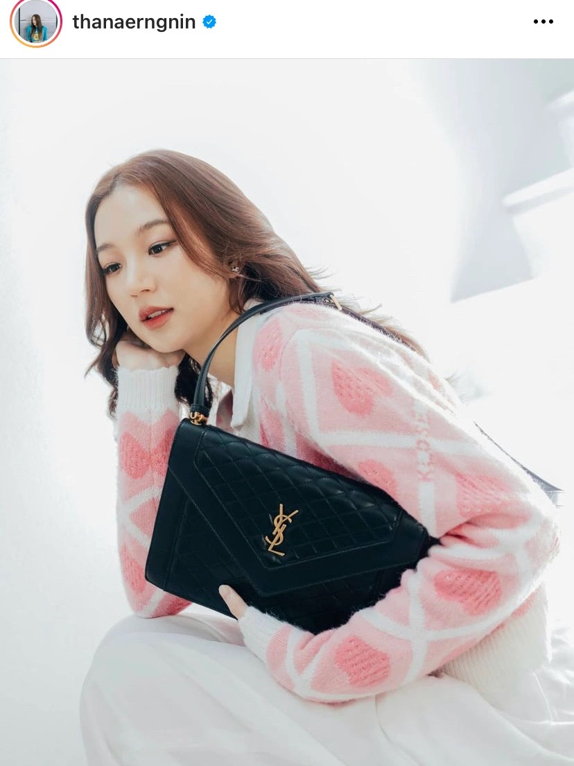 Saint laurent Ysl Gaby绗缝纹路信封斜挎包 668863黑色