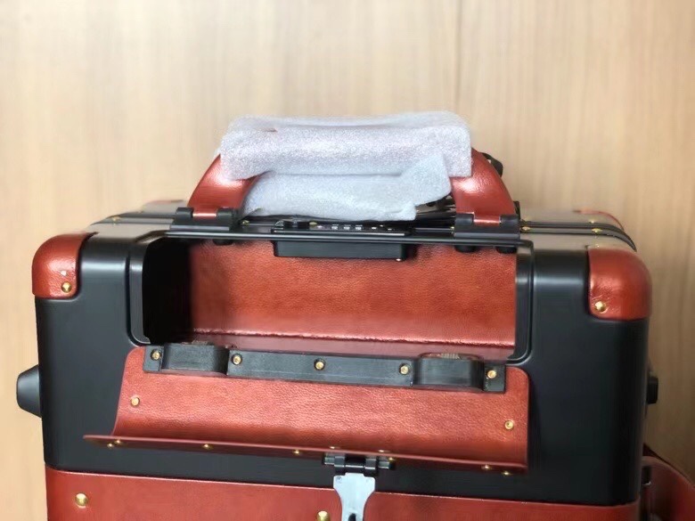 Luxury Gucci Aluminium Suitcase with Secure Lockers and Copper Details - 图片 4