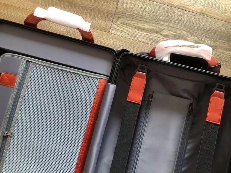 Luxury Gucci Aluminium Suitcase with Secure Lockers and Copper Details - 图片 7
