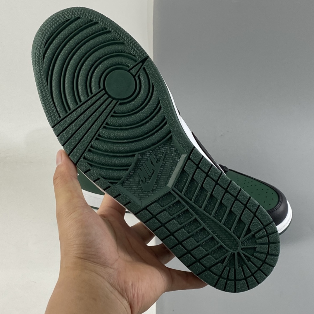 P240 Air Jordan 1 Low AJ1低帮时尚休闲板鞋 553558-371