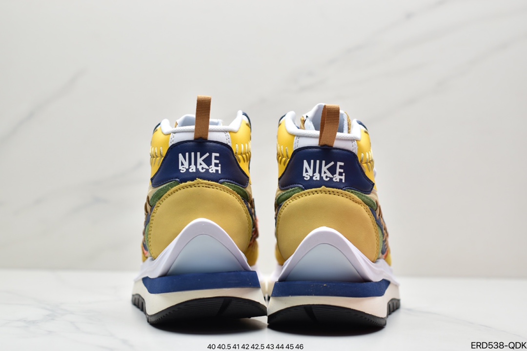 440 Jean Paul Gaultier x sacai x NIKE VaporWaffle ”Multi-Color” 三方联名合作款经典华夫缝合中帮跑鞋 DH9186-001 5 41 42 42.5 43 44 44.5 45 46 ID：ERD538-QDK