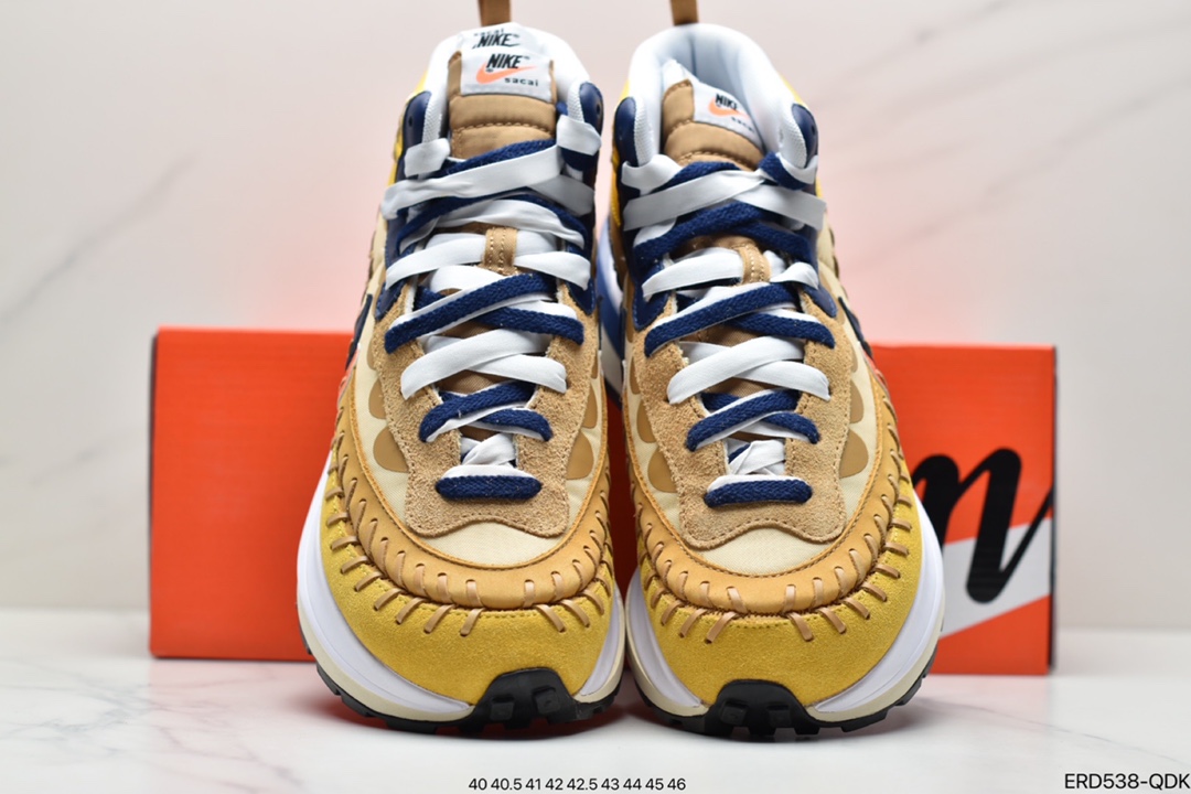 440 Jean Paul Gaultier x sacai x NIKE VaporWaffle ”Multi-Color” 三方联名合作款经典华夫缝合中帮跑鞋 DH9186-001 5 41 42 42.5 43 44 44.5 45 46 ID：ERD538-QDK
