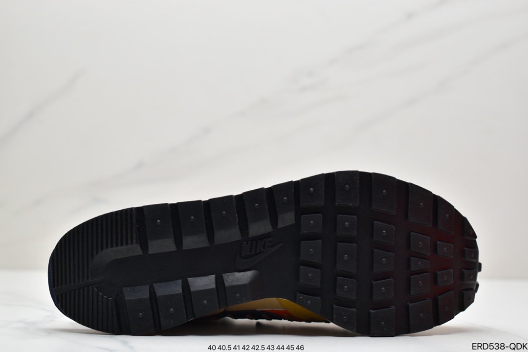 440 Jean Paul Gaultier x sacai x NIKE VaporWaffle ”Multi-Color” 三方联名合作款经典华夫缝合中帮跑鞋 DH9186-001 5 41 42 42.5 43 44 44.5 45 46 ID：ERD538-QDK