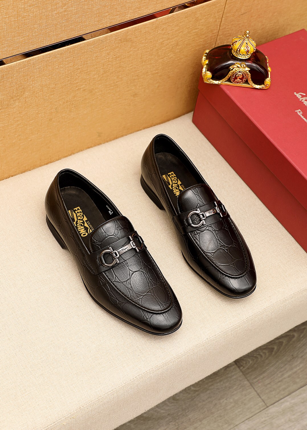 J0  Ferragamo「 菲拉格慕」休闲皮鞋正码