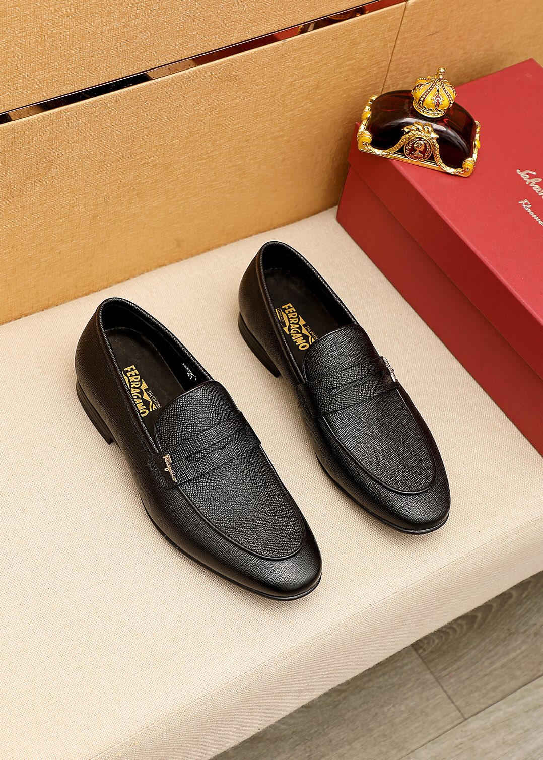 J0  Ferragamo「 菲拉格慕」休闲皮鞋正码