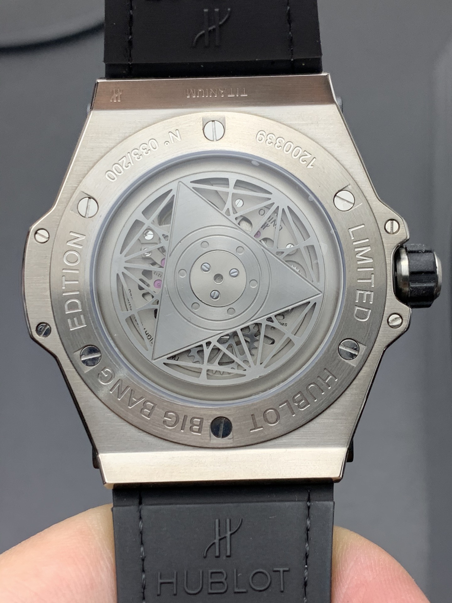 Hublot HB 钛蓝刺青