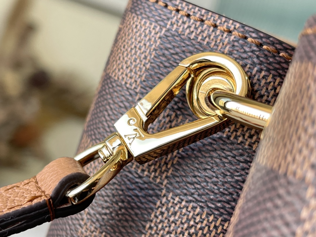 Louis Vuitton Haute Couture Classic Luxury Handbag Shoulder Crossbody 8