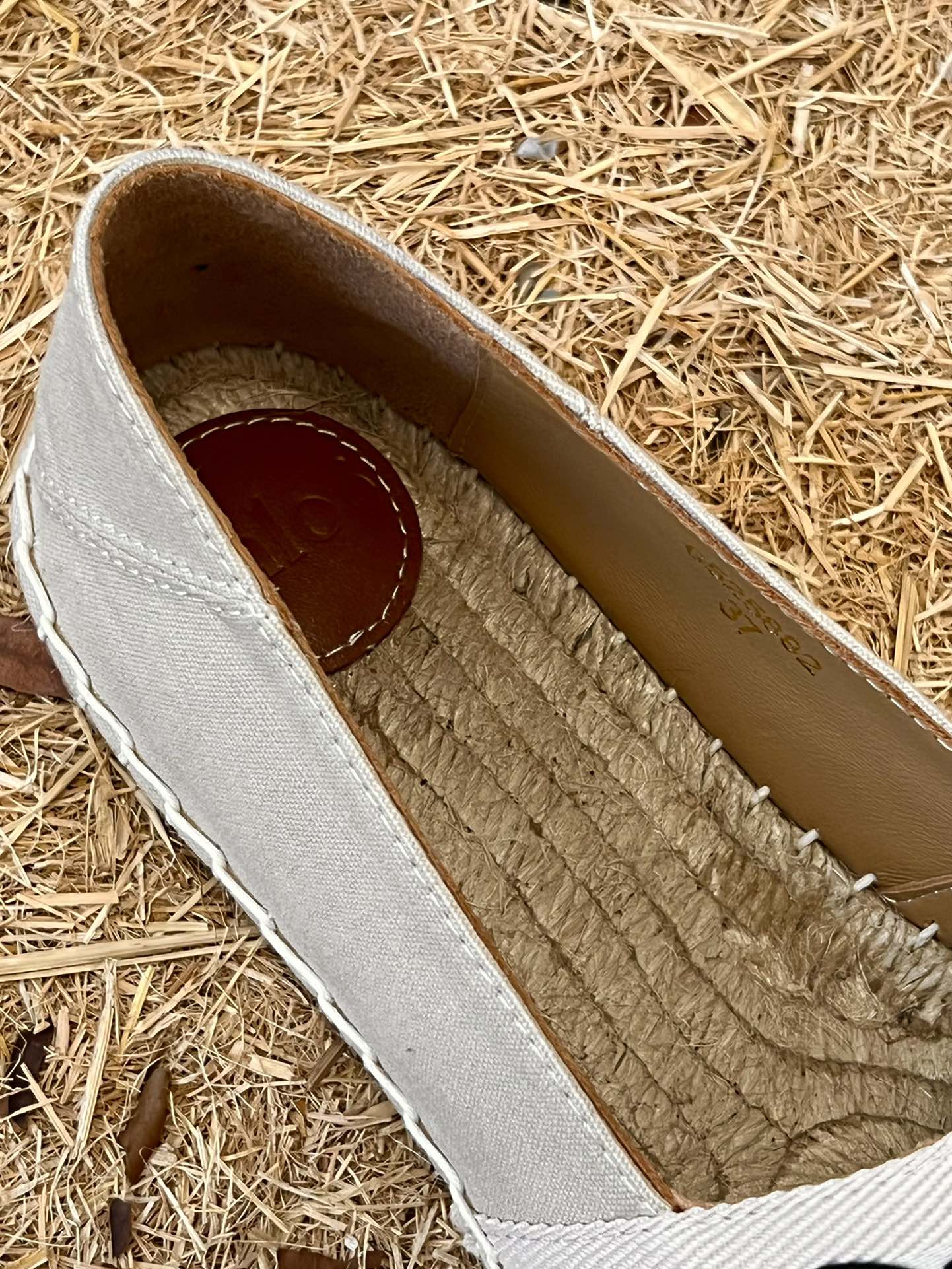 Chloé Isla Logo-Embroidered Espadrilles – Eggshell
