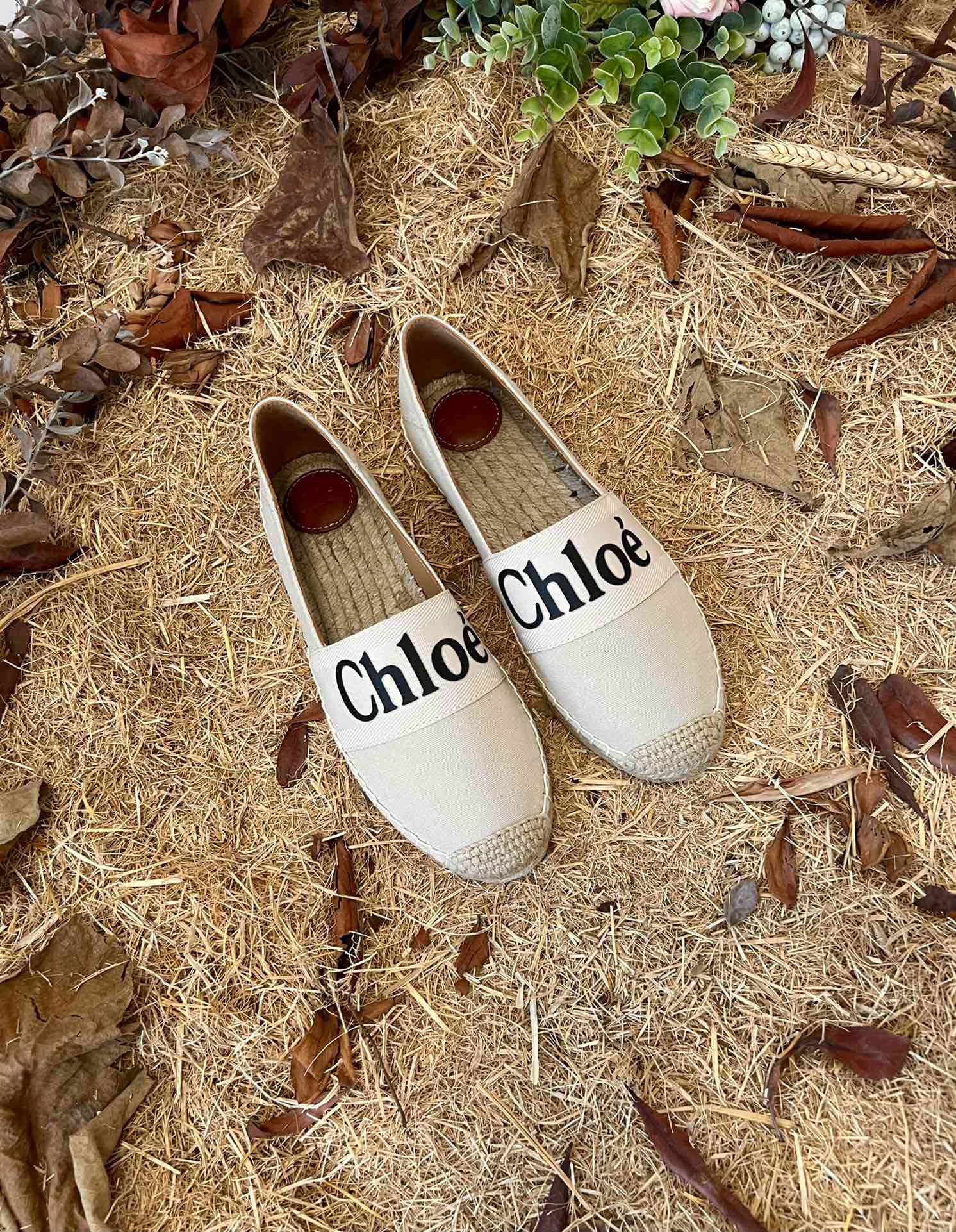 Chloé Isla Logo-Embroidered Espadrilles – Eggshell