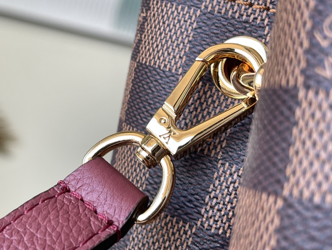 Louis Vuitton Haute Couture Classic Luxury Handbag Shoulder Crossbody 7