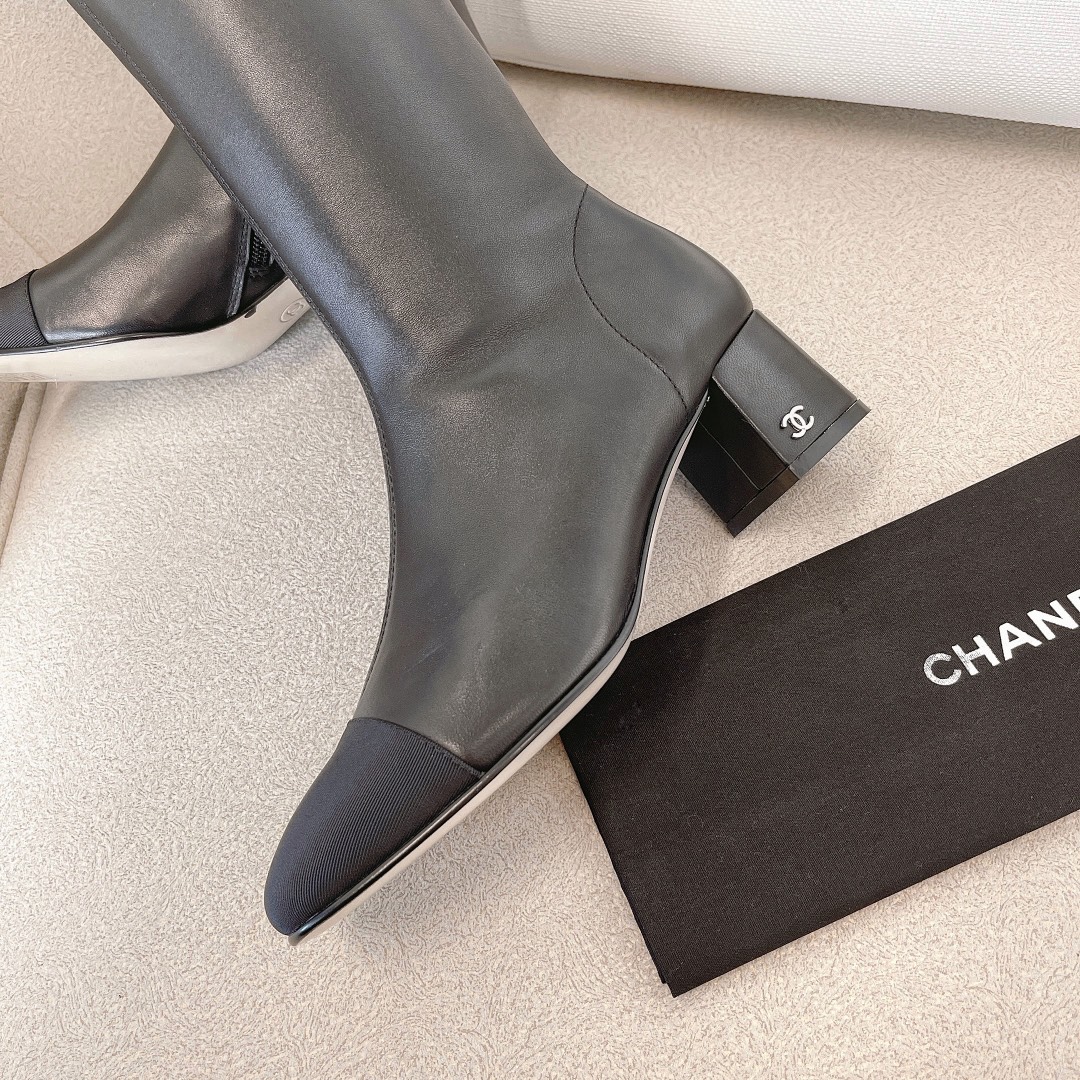 Chanel-Style Two-Tone Lambskin Ankle Boots with Block Heel and CC Logo 8 i1638609247 1174 6